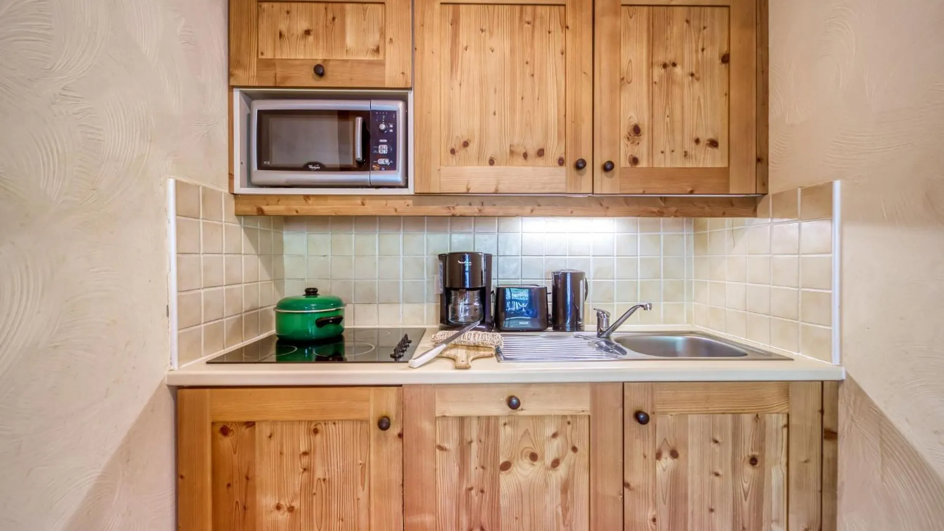 Apartment Les Alpages Du Corbier-1 By Interhome 勒克比尔